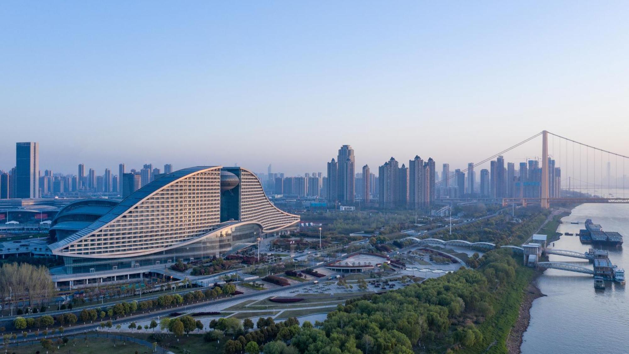 Intercontinental Wuhan By Ihg - Yangtze River View Екстериор снимка